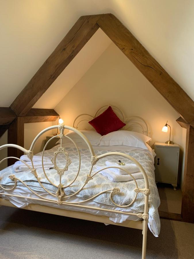 Stable Cottage Ντόρκινγκ Εξωτερικό φωτογραφία
